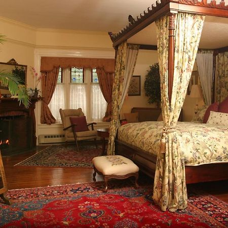 Grand Victorian Bed and Breakfast Niagara Falls Exteriör bild