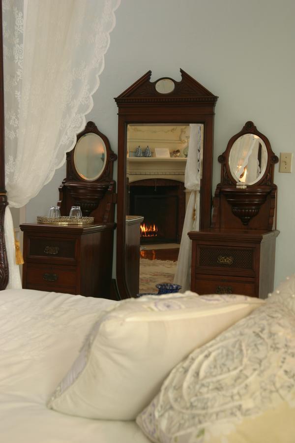Grand Victorian Bed and Breakfast Niagara Falls Exteriör bild